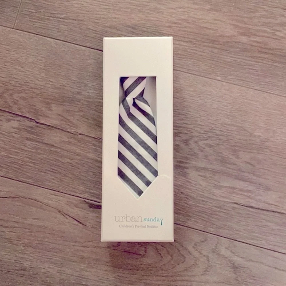 Urban Sunday Pittsburgh Necktie - Grey and White Strip - Medium (2-4 years)
